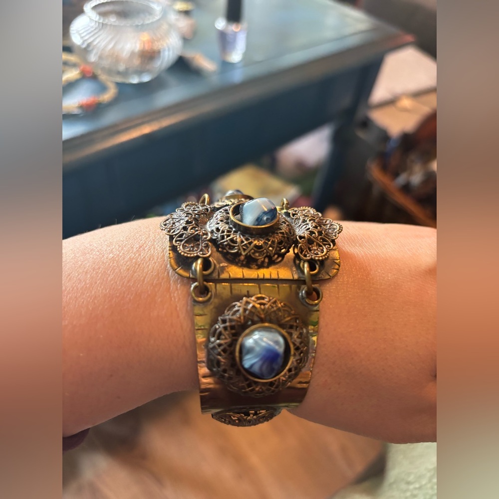 c.1930’s Art Deco Brass Filigree + Hand-Marbled Czech Glass Bracelet • Rare - Picture 3 of 16